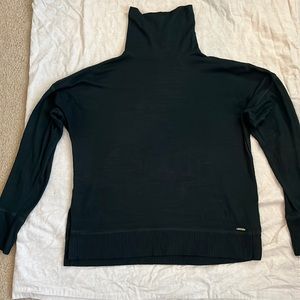 Turtle neck long sleeve